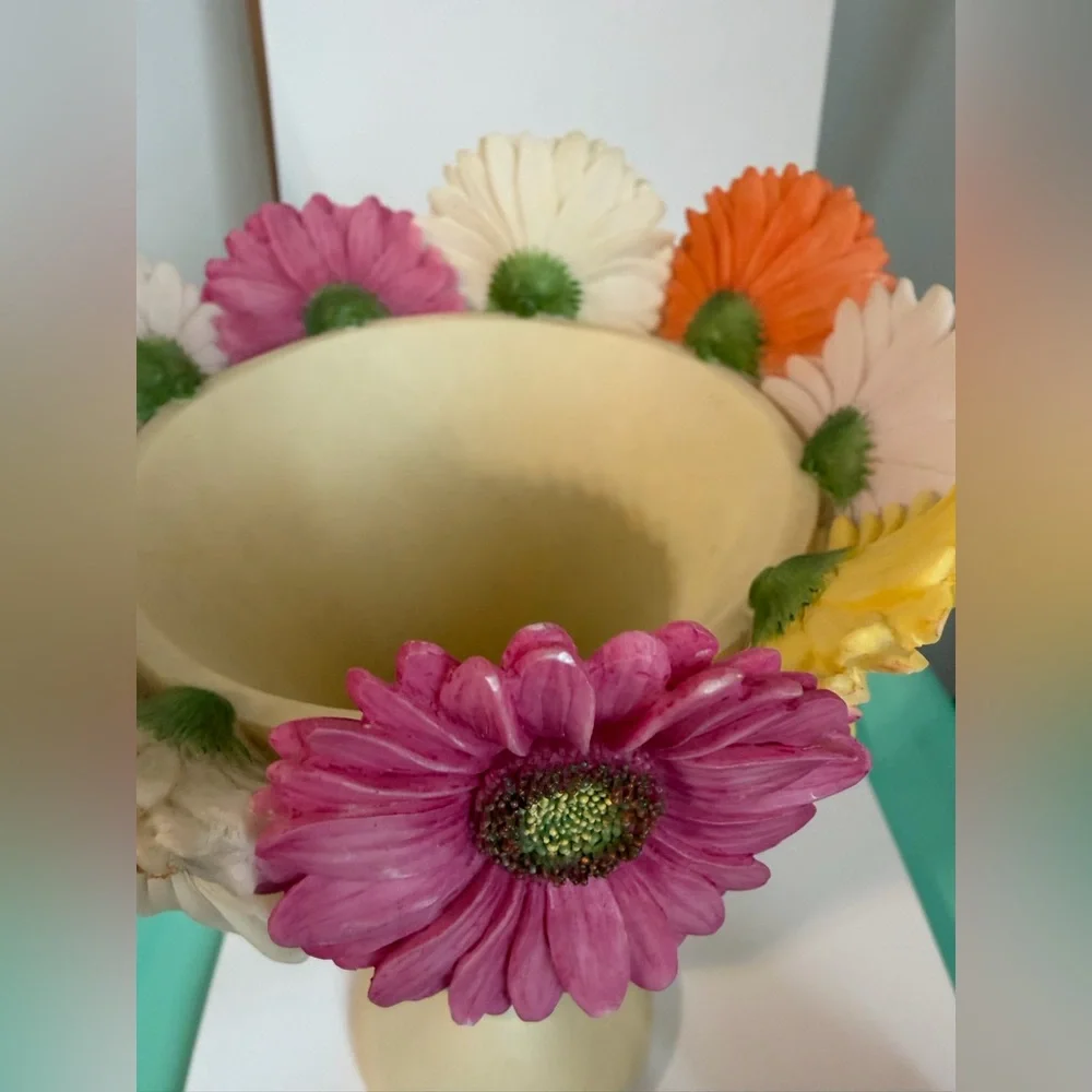 Ibis and Orchid Design Gerber Daisy Bonded Marble Table Vase Retired